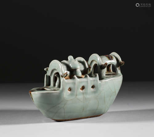 Celadon bionic ship in Song Dynasty