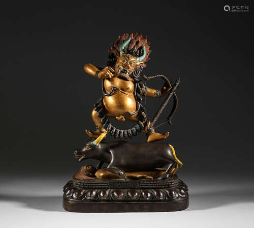 In the Qing Dynasty, the bronze gilded six grade Buddha
 bui...