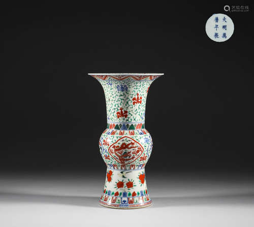 Ming Dynasty, colorful dragon pattern flower arrangement