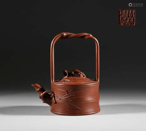 In Qing Dynasty, purple clay pot with lifting beam