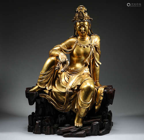 In the Qing Dynasty, the bronze gilded statue of Guanyin