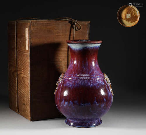 In the Qing Dynasty, Lujun glaze kiln changed bottles