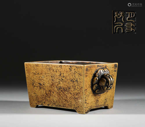 In the Qing Dynasty, copper double ear manger furnace