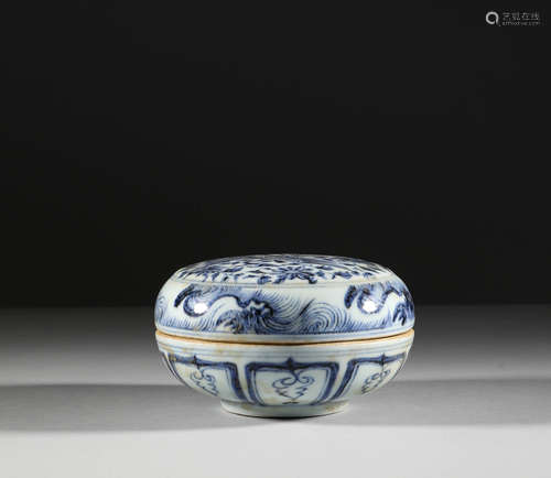 Ming Dynasty, blue and white ink box