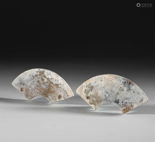 In the Han Dynasty, Hetian jade was a pair of accessories