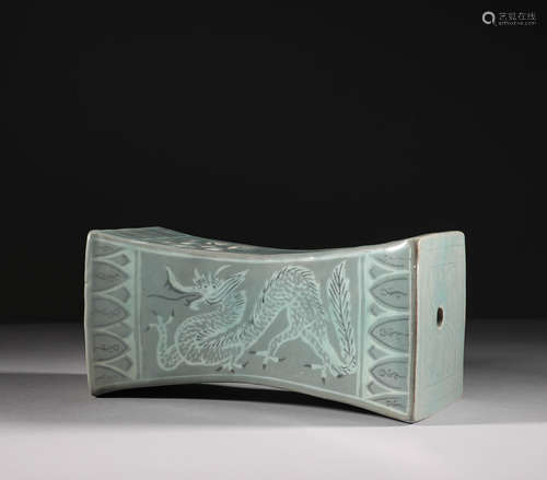 Celadon dragon pillow in Song Dynasty