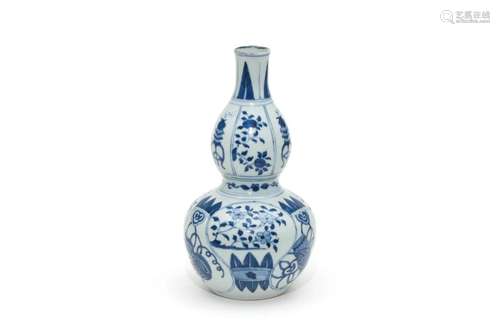 A Blue and White Double Gourd Vase