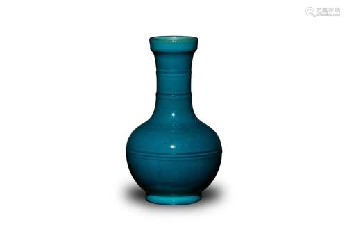 A Malachite Glazed Vase