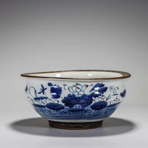 Blue-and-white Underglazed Red Pot with Lotus Pond