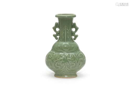 A Celadon Dragon Pattern with Qianlong Mark