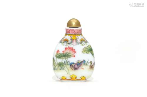 A Famille Rose Mandarin Ducks Snuffle Bottle with