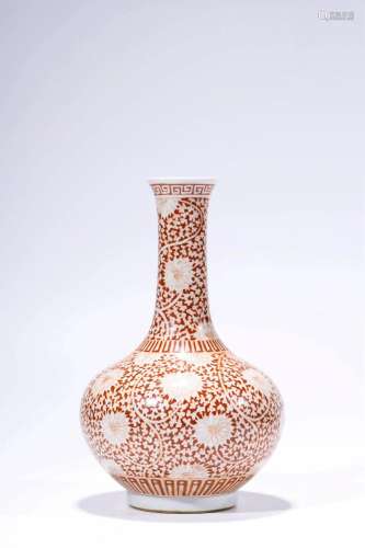 Iron Red Glaze Interlaced Chrysanthemum Design Vase