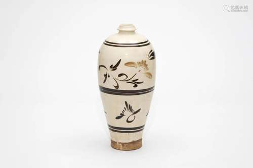 A Cizhou Ware White Glazed Floral Vase