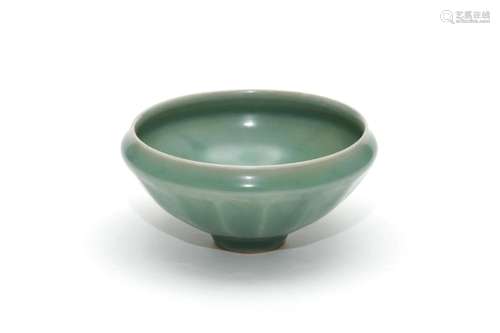 A Longquan Celadon Glaze Lobed Bowl