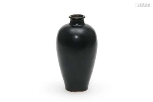 A Jizhou Ware Black Glaze Meiping Vase