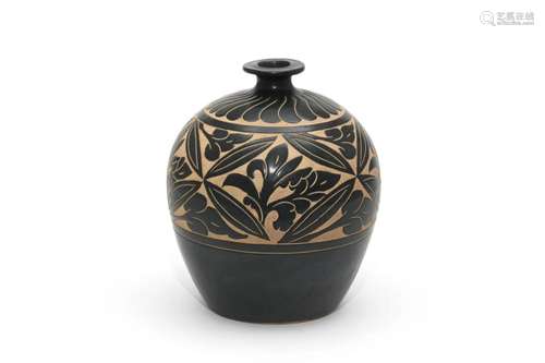 A Cizhou Ware Black Glazed Caved Vase