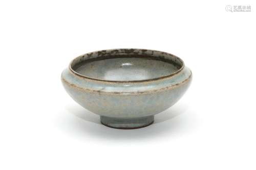 A Guan Glazed Bowl