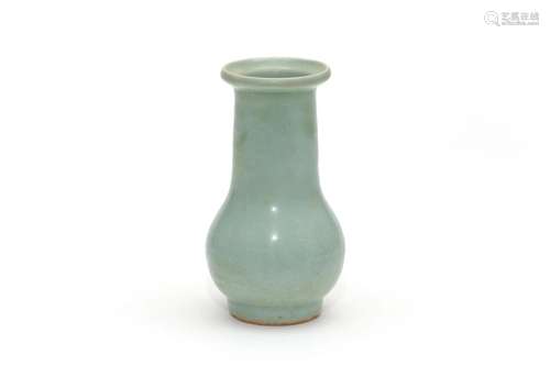 A Longquan Celadon White Glazed Vase