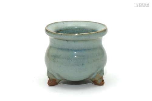 A Jun Ware White Glazed Tripod Censer