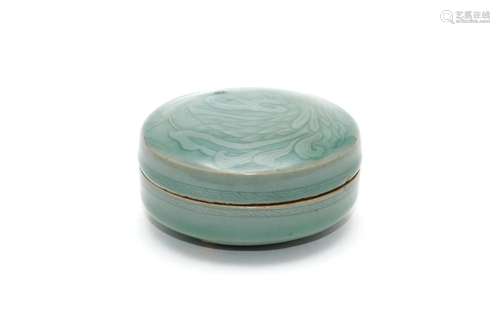 A Celadon Phoenix Box with Lid