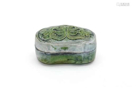 A Green Glazed Ingot-Formed Box with Cover