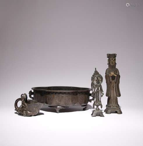 FOUR CHINESE BRONZE ITEMS MING DYNASTY AND LATER Comprising:...