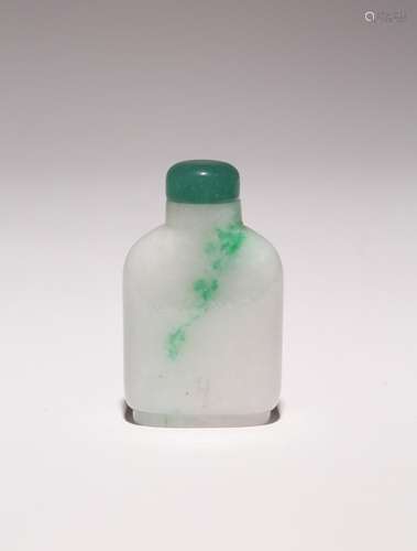 A CHINESE WHITE JADEITE SNUFF BOTTLE 18TH/19TH CENTURY With ...