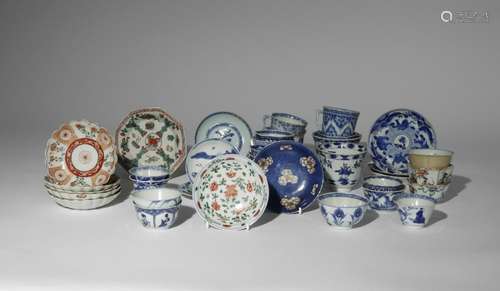 A COLLECTION OF FORTY PORCELAIN ITEMS 18TH CENTURY Mostly Ch...