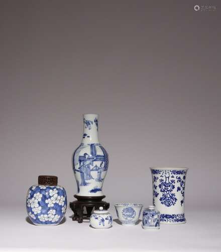 SIX CHINESE BLUE AND WHITE ITEMS KANGXI AND LATER Comprising...