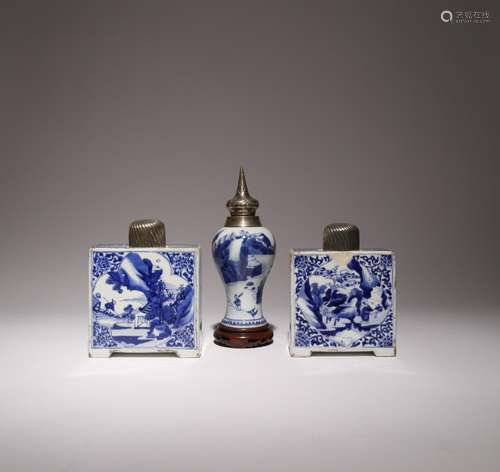 A NEAR PAIR OF CHINESE BLUE AND WHITE RECTANGULAR FLASKS KAN...