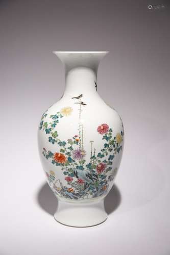 A CHINESE FAMILLE ROSE BIRDS AND FLOWERS BALUSTER VASE 20TH ...