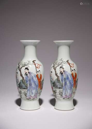 A PAIR OF CHINESE FAMILLE ROSE OVOID VASES 20TH CENTURY Deco...