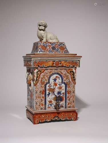 A RARE CHINESE IMARI CISTERN AND COVER EARLY 18TH CENTURY Pa...