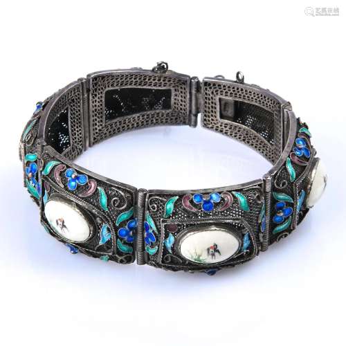 Silver Lace embedded Gems Bracelet