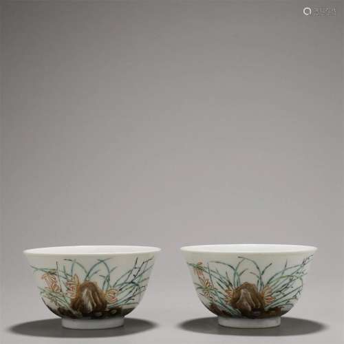 Pair Famille-rose Enameled Bowls with Rocks and Floral
