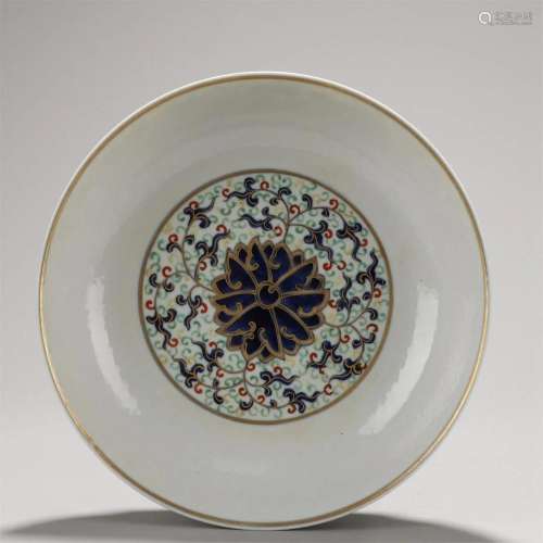 Contrasting Colored Dish with Interlaced Lotus Pattern