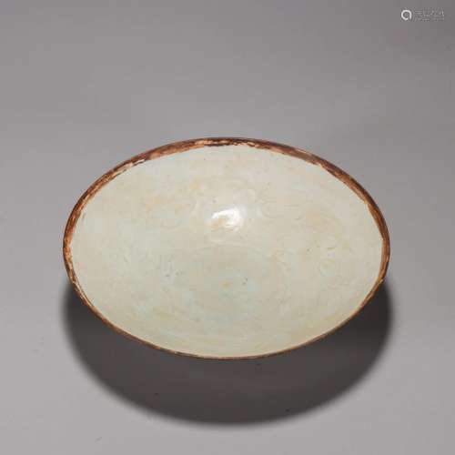 Shadow Celadon Glazed Carved Dish with Flower Pattern,