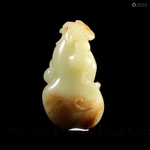 A WHITE JADE 'GOURD' PENDANT