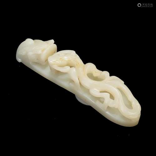 A WHITE JADE 'DRAGON' BELT HOOK