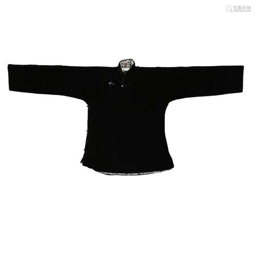 A BLACK-GROUND VELVET LADY'S ROBE