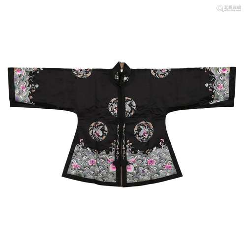 A BLACK-GROUND EMBROIDERED FLORAL LADY'S ROBE