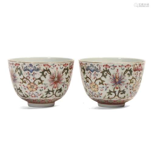 A PAIR PF FAMILLE ROSE FLORAL CUPS