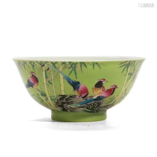 A FALANGCAI 'BIRDS AND BAMBOO' BOWL