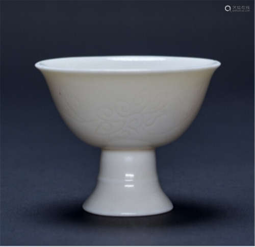 A GOOD CHINESE BLANC DE CHINE ANHUA-DECORATED 'LOTUS' STEM C...