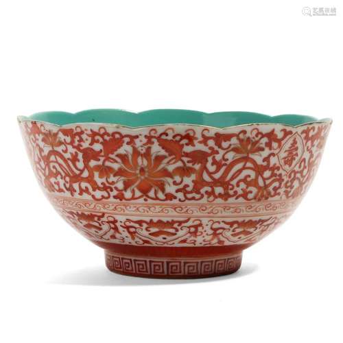 A FAMILLE-ROSE FLORAL BOWL