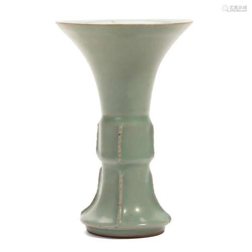 A LONGQUAN CELADON BEAKER VASE