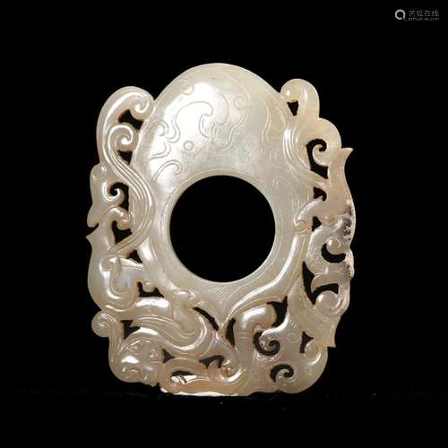 A WHITE JADE ORNAMENT