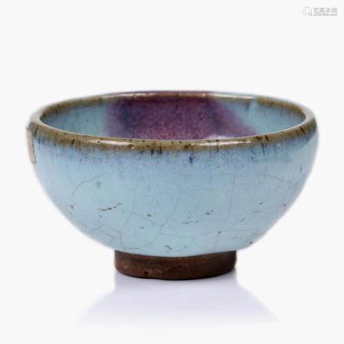 A CHINESE JUNYAO PURPLE-SPLASHED CERAMIC BOWL.