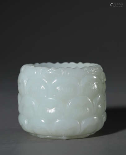 Hetian jade lotus petal cup