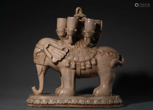 Yue kiln elephant statue